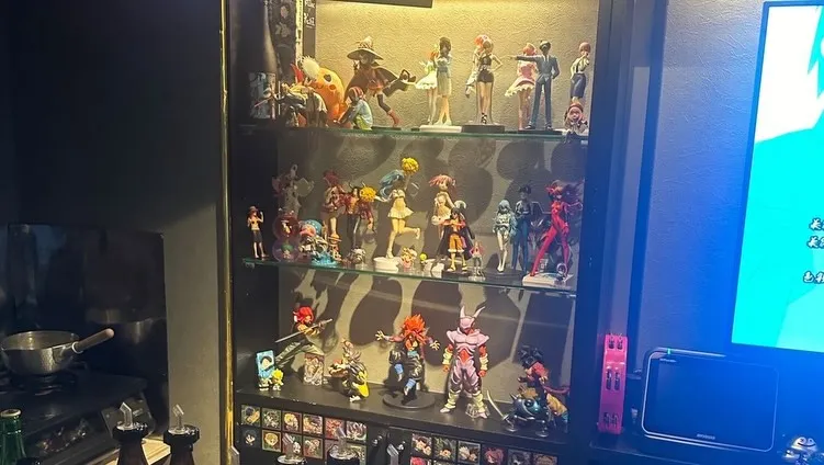 今回は「アニメバーうてれ」様の広告を掲載しながら歩きます！