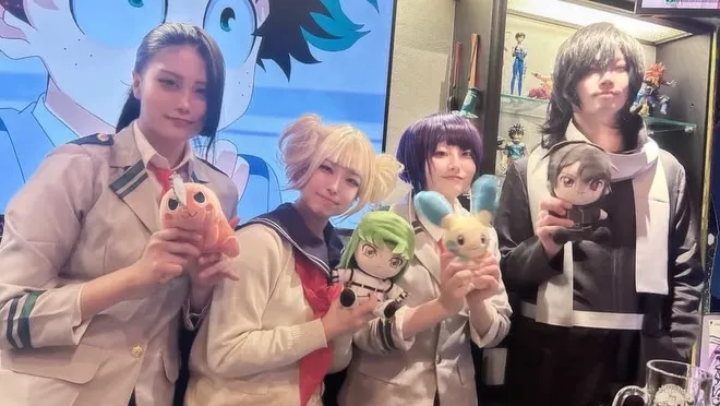 今回は「アニメバーうてれ」様の広告を掲載しながら歩きます！